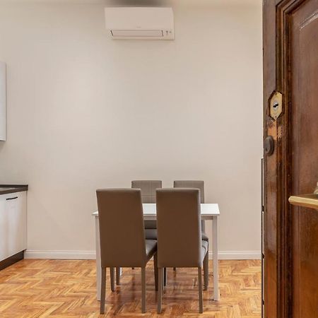 Rione Prati Elegant Apartment With Balcony Rome Bagian luar foto