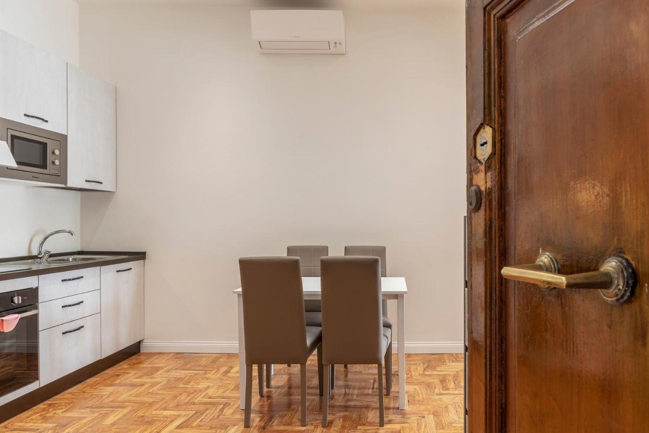 Rione Prati Elegant Apartment With Balcony Rome Bagian luar foto