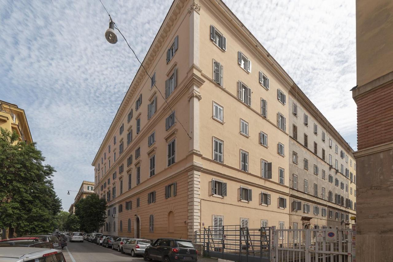 Rione Prati Elegant Apartment With Balcony Rome Bagian luar foto