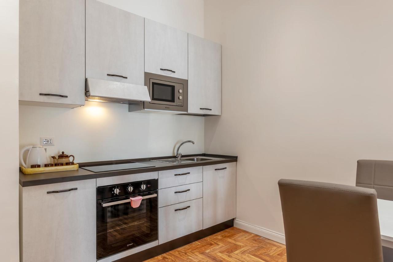 Rione Prati Elegant Apartment With Balcony Rome Bagian luar foto